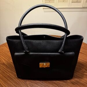 🌟KATE SPADE Post Street Halsey large Saffiano leather tote bag in black.🌟